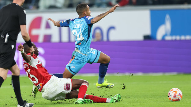 Кристофер Мартинс и Педро. Футболисты Кристофер Мартинс и Педро