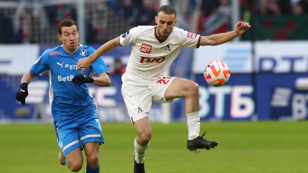 Футболисты Денис Макаров и Марио Митай