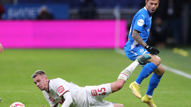 Футболисты Александр Сильянов и Федор Смолов