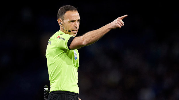 Арбитр Куадра Фернандес.