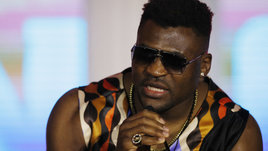 Нганну не хочет влюбляться в женщин и даже против случайных связей. «Я нигде не вижу мой типаж девушки»