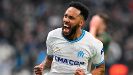 Обамеянг отказывается стареть. В 34 года забивает пачками и вписывает свое имя в историю