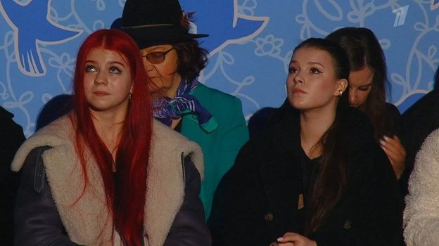 Александра Трусова (слева) и Анна Щербакова (справа).