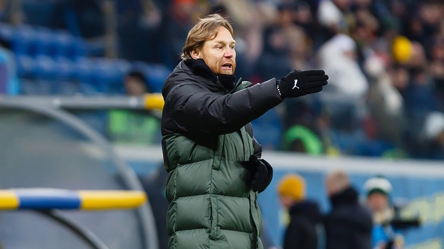 Валерий Карпин.