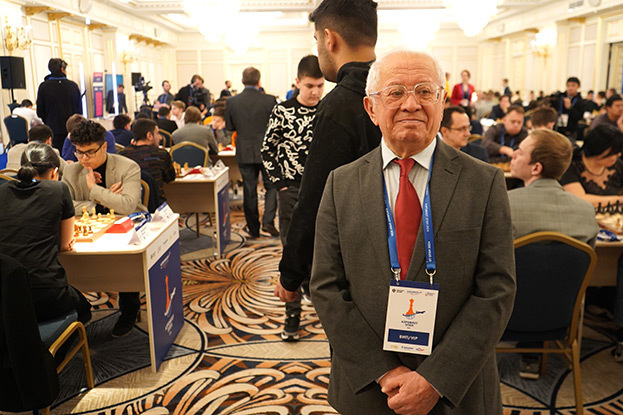 Борис Постовский.