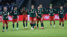 Футболисты «Локомотива» в матче против «Балтики»