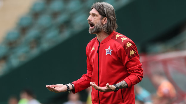 Роман Шаронов. Роман Шаронов