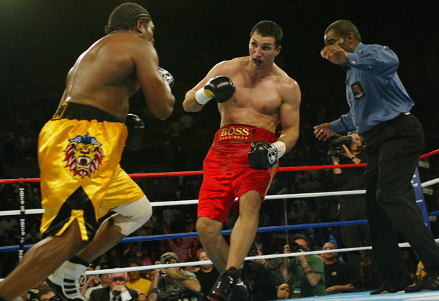 Лэймон Брюстер нокаутирует Владимира Кличко. Лэймон Брюстер и Владимир Кличко