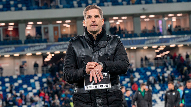 Роберто Морено. Тренер «Сочи» Роберто Морено.