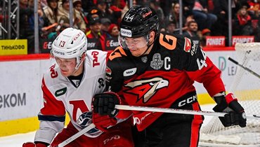 Степан Никулин («Локомотив») и Дамир Шарипзянов («Авангард»).