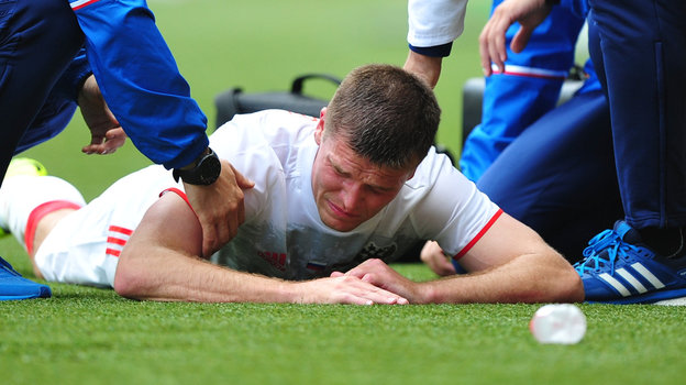 Игорь Денисов в матче против Сербии в 2016 году.