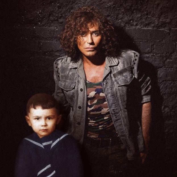 Фотоколлаж Валерий Леонтьев в детстве и сейчас. Фотоколлаж Валерий Леонтьев в детстве и сейчас.