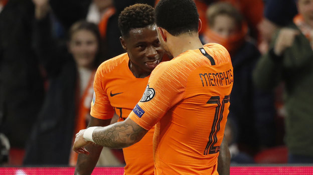 Квинси Промес и Мемфис Депай.