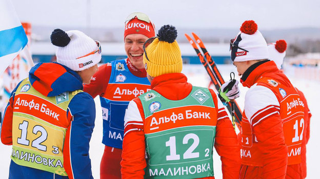 Александр Большунов с партнерами по сборной Архангельской области. Александр Большунов с партнерами по сборной Архангельской области