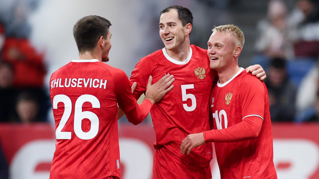 Даниил Хлусевич, Максим Осипенко и Константин Тюкавин. Футболисты Даниил Хлусевич, Максим Осипенко и Константин Тюкавин