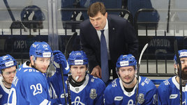 Алексей Кудашов с хоккеистами «Динамо»