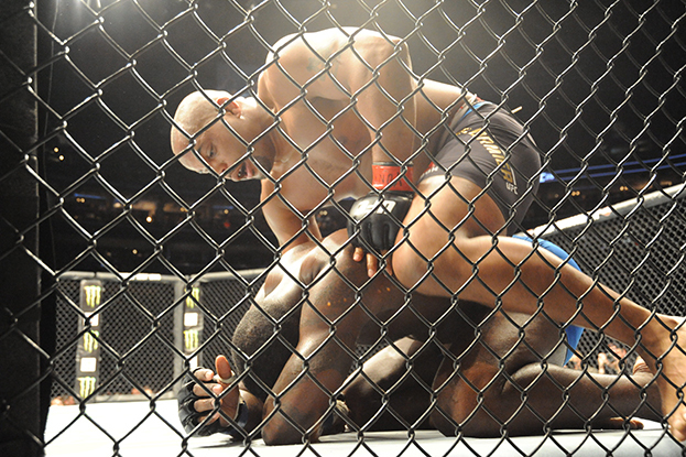 Бой Даниэля Кормье и Энтони Джонсона.