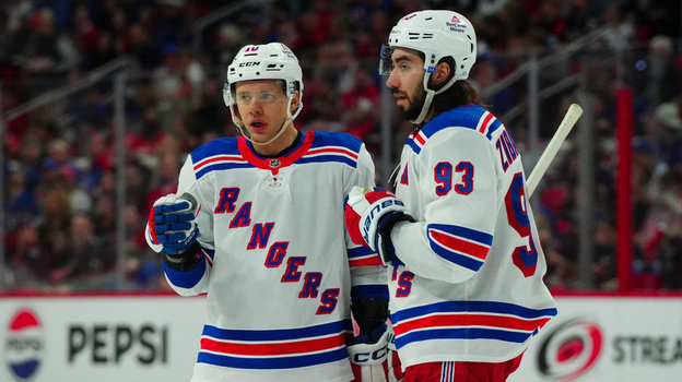 Артемий Панарин и Мика Зибанежад.