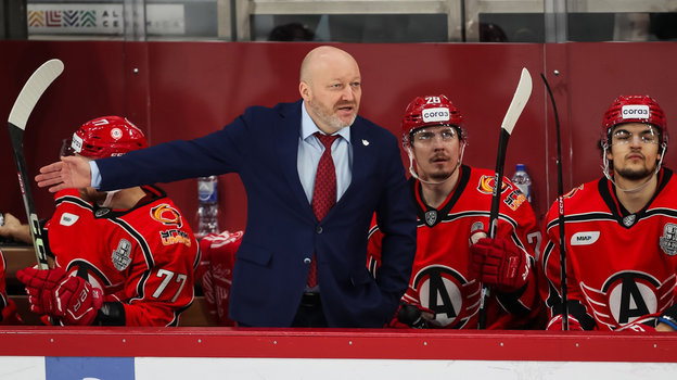 Николай Заварухин. Главный тренер «Автомобилиста» Николай Заварухин