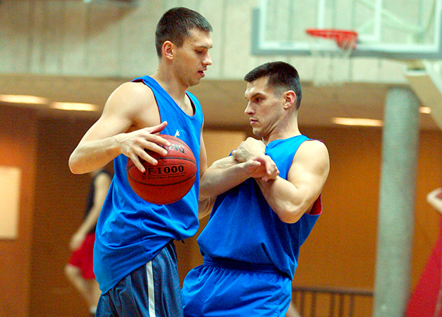 Захар и Евгений Пашутины.