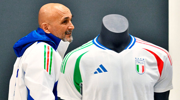 Лучано Спаллетти. Главный тренер сборной Италии Лучано Спаллетти.