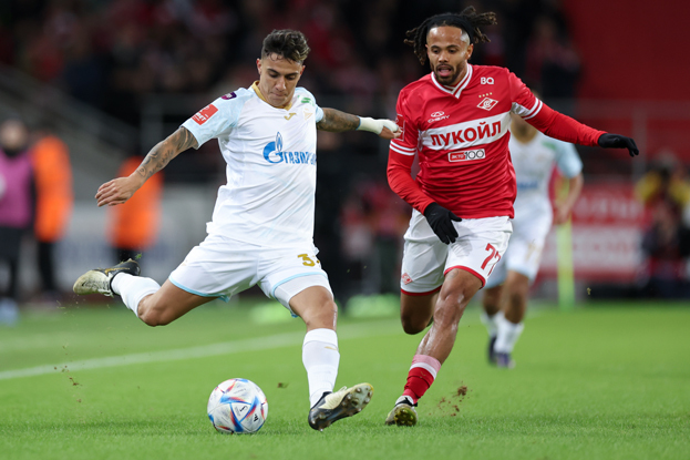 Густаво Мантуан и Тео Бонгонда. Футболист Густаво Мантуан и Тео Бонгонда