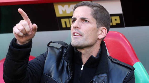 Роберт Морено. Главный тренер «Сочи» Роберт Морено