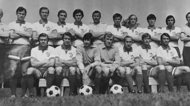 Вадим Павленко слева от Льва Яшина на командном снимке московского «Динамо» 1974 года.