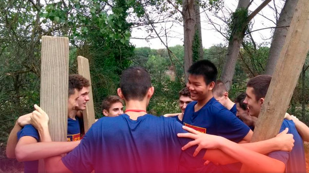 Воспитанники "Ла Масии" тренируют единство.