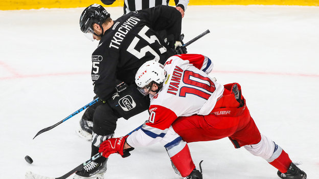 Игроки «Трактора» и «Локомотива».