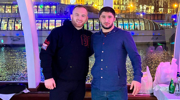 Абдулрашид Садулаев (справа) и Кайл Снайдер (слева).