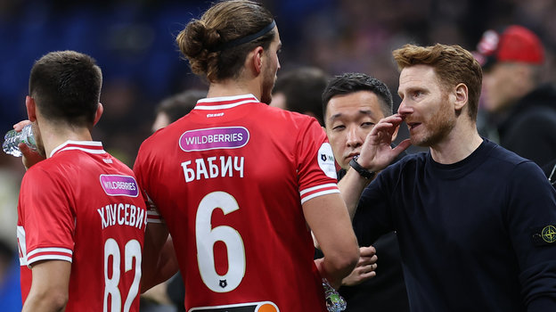 Даниил Хлусевич, Срджан Бабич и Гильермо Абаскаль. Даниил Хлусевич, Срджан Бабич и Гильермо Абаскаль
