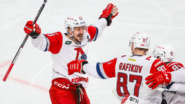 Этот бронепоезд не пробить ничем. «Локомотив» без труда прошел «Трактор» и в финале будет фаворитом