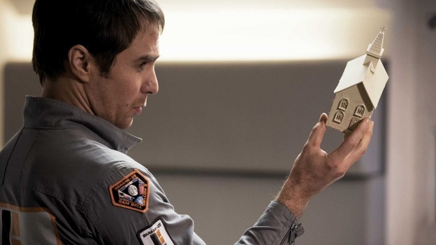 Кадр из фильма «Луна 2112»