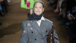 Цинь Хуэйлань на показе Miu Miu.