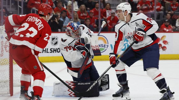 В игре вратарь «Вашингтона» Чарли Линдгрен.