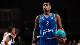 Баскетболист Ксавьер Рэтан-Мэйс