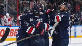 Невероятная драма в финале КХЛ. «Локомотив» сравнял счет на последней секунде, но гол отменили