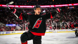 Кузнецов вернулся! Забил первый гол в плей-офф и стал первой звездой матча