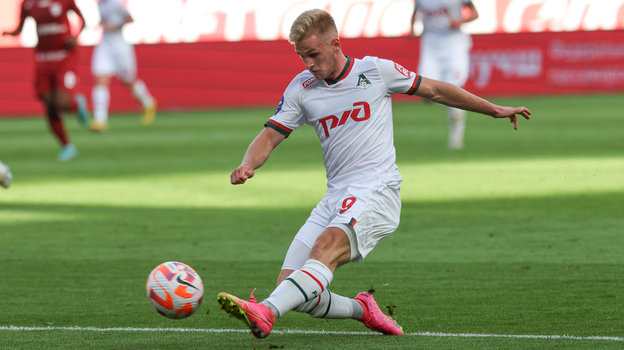 Сергей Пиняев. Футболист «Локомотива» Сергей Пиняев