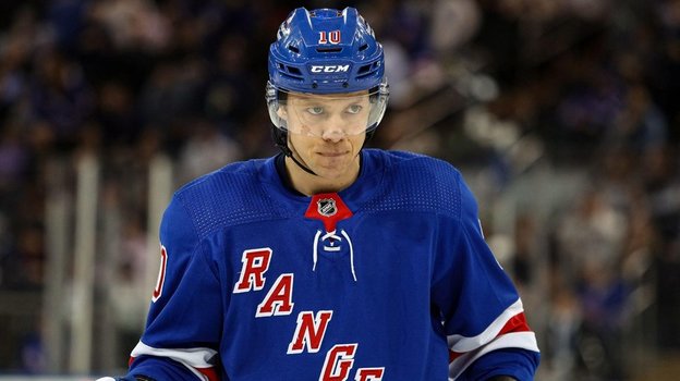 Артемий Панарин. Хоккеист «Рейнджерс» Артемий Панарин.