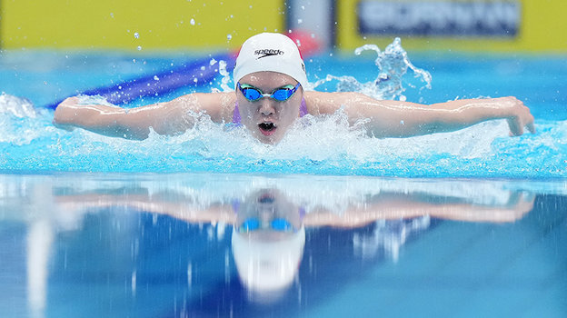 Е Шивэнь. Пловчиха Е Шивэнь.