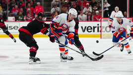 «Каролина» перевернула игру за девять секунд! Варламов снова не смог спасти «Айлендерс»