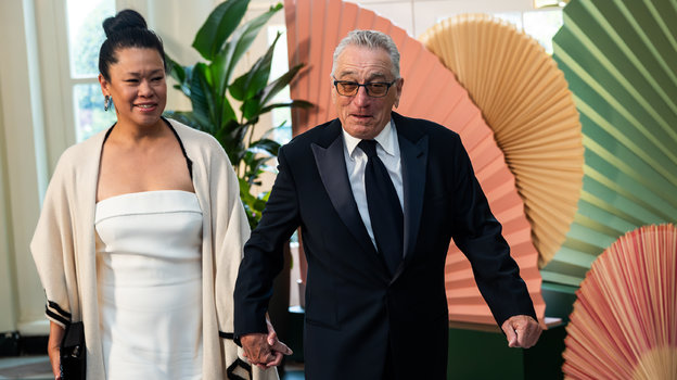 Роберт Ден Ниро с гражданской женой Тиффани Чен.