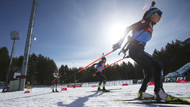 Биатлонистки во время гонки в Тюмени
