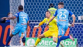 Возрождение чемпионской интриги внезапно, но к нему вел весь академизм «Зенита» весной на своем поле