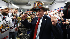 Главный тренер «Металлурга» Андрей Разин в чемпионской раздевалке