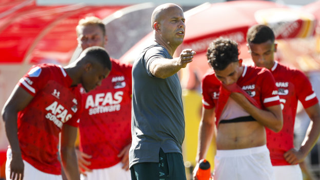 Арне Слот с игроками АЗ в 2019 году. Арне Слот с игроками АЗ в 2019 году