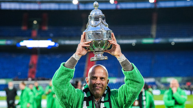 Арне Слот с Кубком Нидерландов. Арне Слот с Кубком Нидерландов