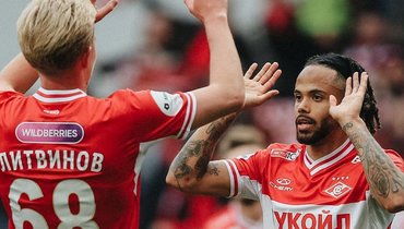 Руслан Литвинов и Тео Бонгонда («Спартак»).